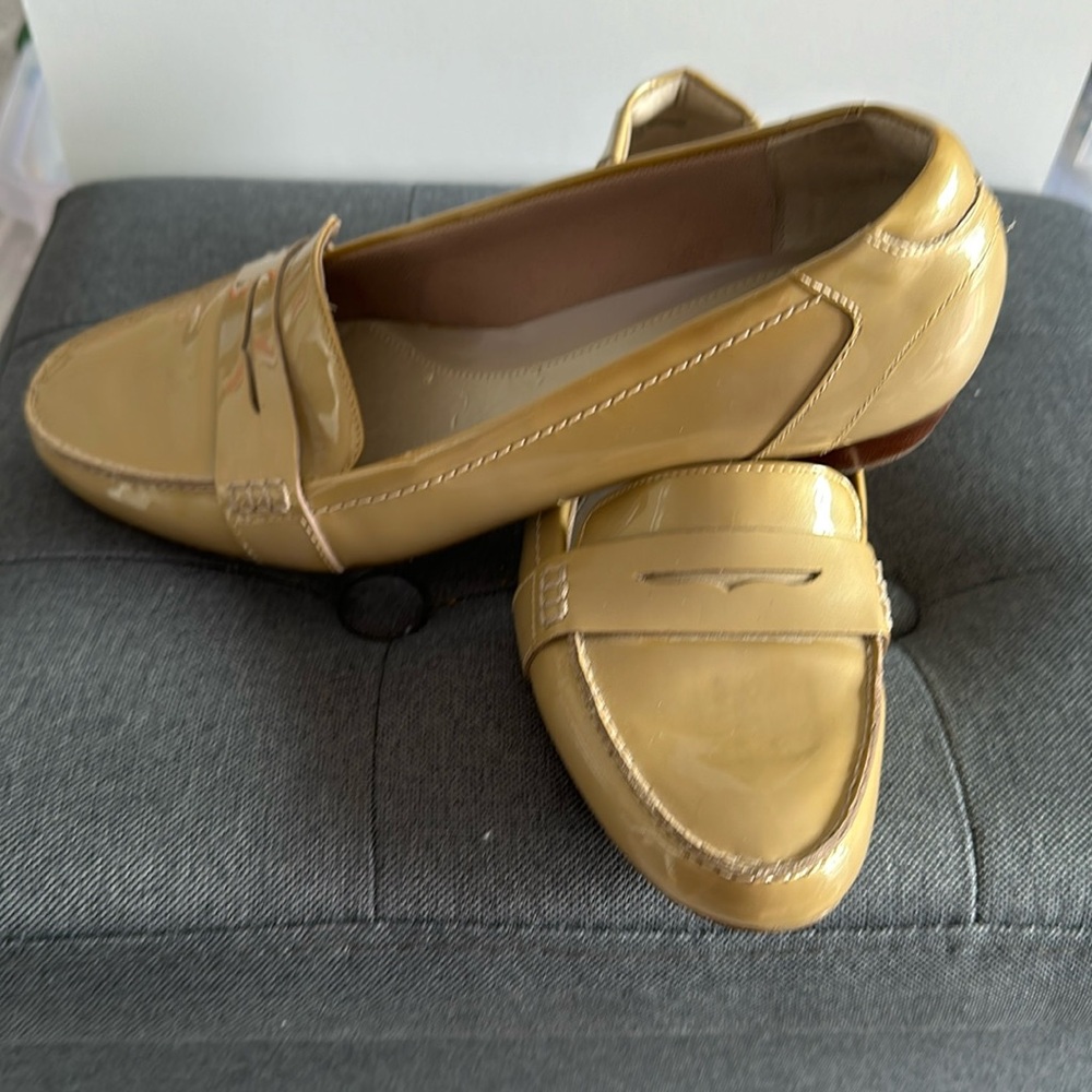 NEW TAN LOAFERS SIZE 9 LIZ CLAIBORNE